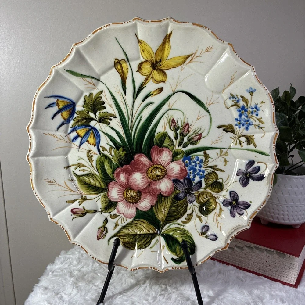 Italian Majolica pottery Plate Handpainted 13 Inch Numbered Made In Italy